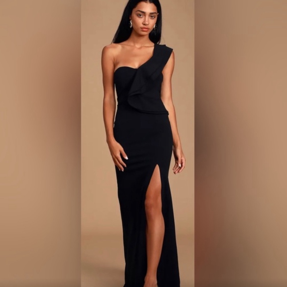 Lulus Kiss Me Again Black Ruffled One-Shoulder Maxi Dress